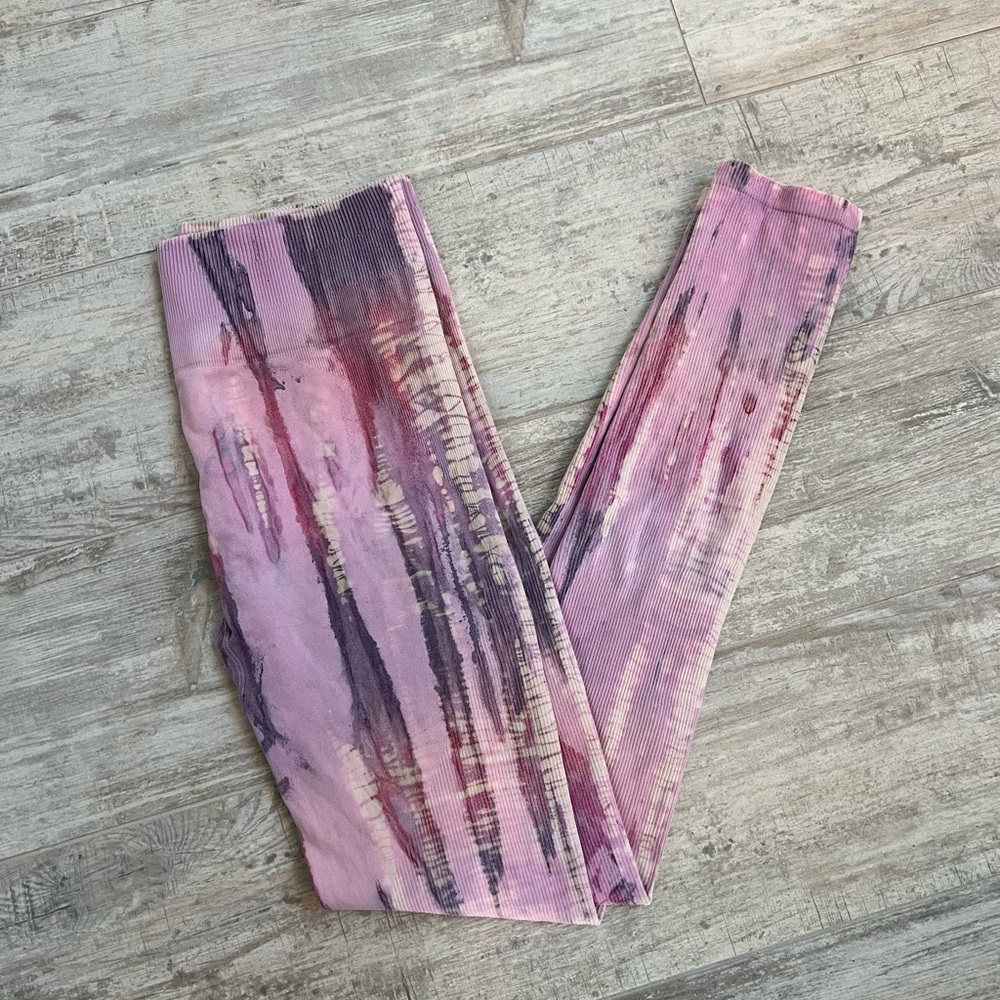 Pink/purple tie dye leggings